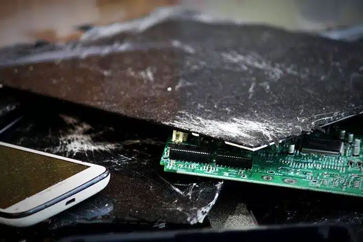broken electronics and smartphone fixes gone wrong