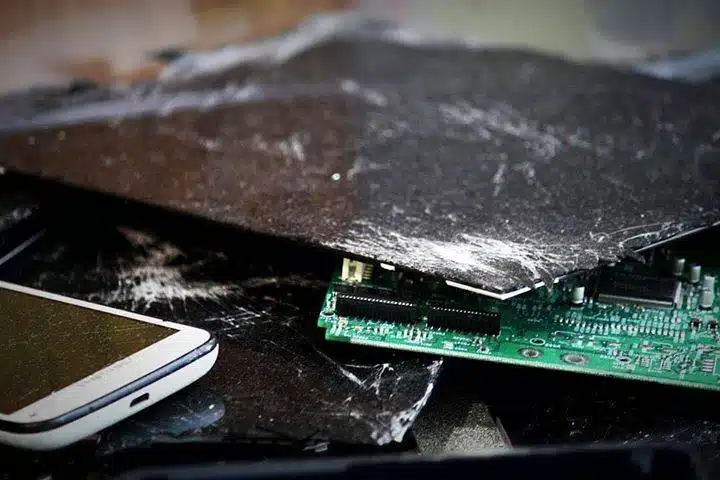 Smartphone screen repair: seven DIY fixes