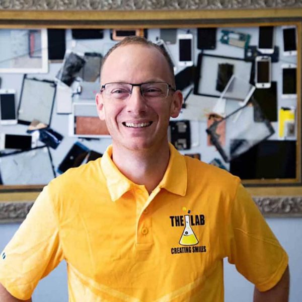 How To Prevent and Repair Scratches on Electronic Screens The Lab